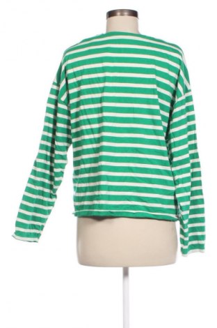 Damen Shirt Pull&Bear, Größe M, Farbe Grün, Preis € 4,99