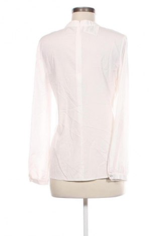 Damen Shirt RISA, Größe M, Farbe Weiß, Preis 33,79 €