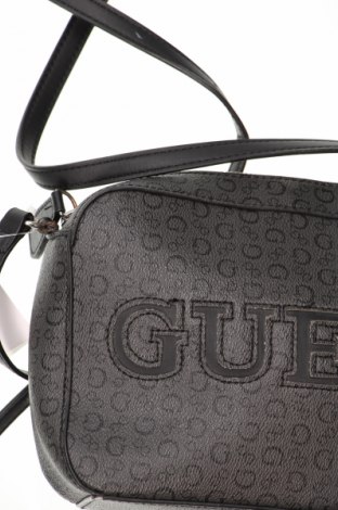 Дамска чанта Guess, Цвят Черен, Цена 225,79 лв.