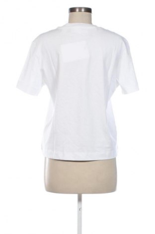 Γυναικείο t-shirt Selected Femme, Μέγεθος S, Χρώμα Λευκό, Τιμή 16,99 €