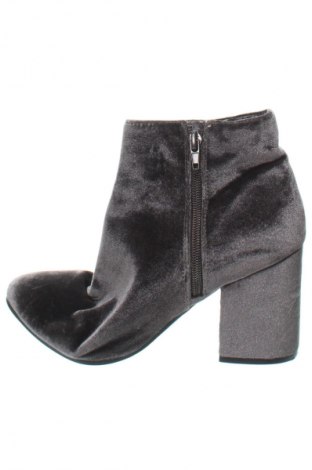 Damen Stiefeletten New Look, Größe 38, Farbe Grau, Preis € 23,99