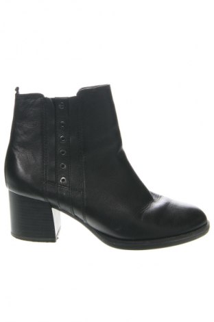 Botine de damă Tamaris, Mărime 41, Culoare Negru, Preț 189,52 Lei