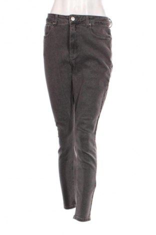 Damen Jeans LeGer By Lena Gercke X About you, Größe M, Farbe Grau, Preis € 13,99