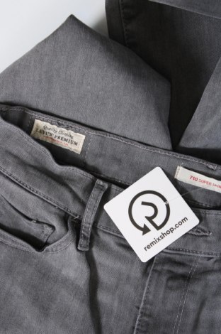 Дамски дънки Levi's, Размер XS, Цвят Сив, Цена 51,99 лв.