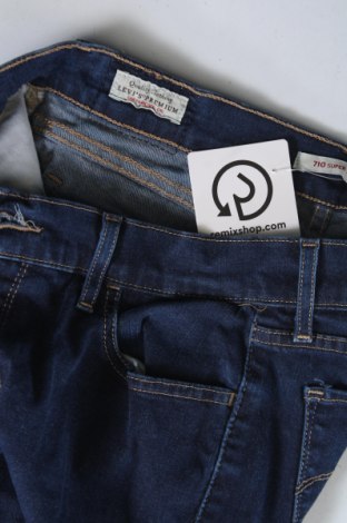 Дамски дънки Levi's, Размер S, Цвят Син, Цена 26,99 лв.