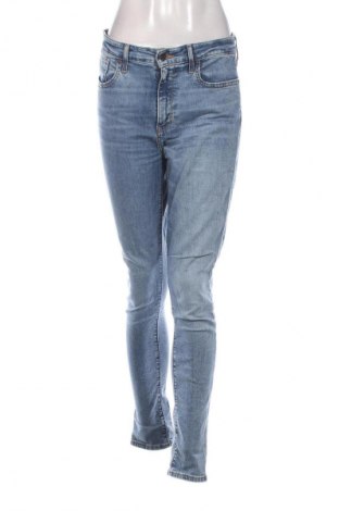 Damskie jeansy Levi's, Rozmiar M, Kolor Niebieski, Cena 183,99 zł