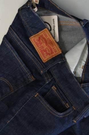 Дамски дънки Levi's, Размер XS, Цвят Син, Цена 18,99 лв.