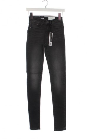 Damen Jeans Noisy May, Größe XS, Farbe Grau, Preis 13,99 €