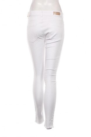 Damen Jeans ONLY, Größe M, Farbe Weiß, Preis 13,99 €