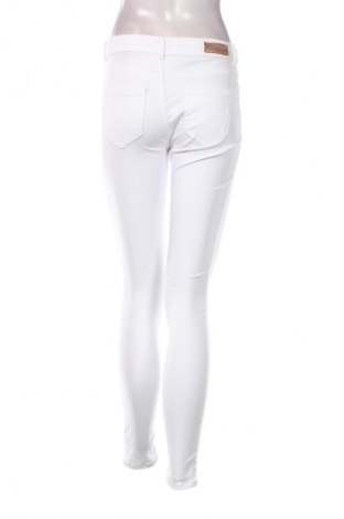 Damskie jeansy ONLY, Rozmiar S, Kolor Biały, Cena 67,99 zł