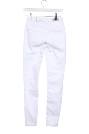 Damskie jeansy ONLY, Rozmiar S, Kolor Biały, Cena 65,99 zł