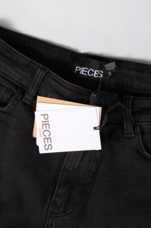 Blugi de femei Pieces, Mărime XS, Culoare Negru, Preț 253,49 Lei