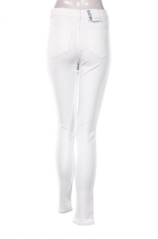 Damen Jeans Pieces, Größe S, Farbe Weiß, Preis € 12,99