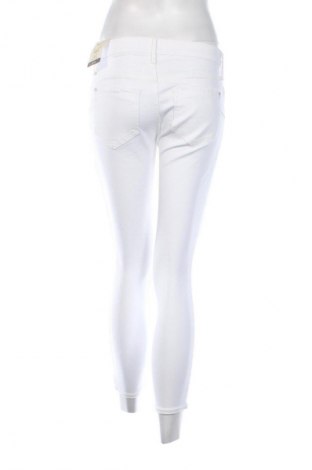 Damen Jeans River Island, Größe M, Farbe Weiß, Preis 13,99 €