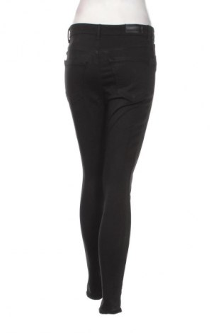 Blugi de femei Vero Moda, Mărime M, Culoare Negru, Preț 78,99 Lei