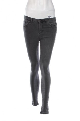 Damskie jeansy Vero Moda, Rozmiar M, Kolor Szary, Cena 20,99 zł