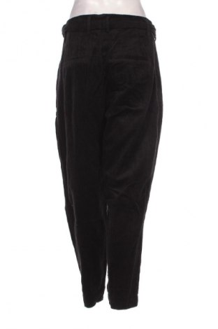 Damen Cordhose In Wear, Größe M, Farbe Schwarz, Preis 13,99 €