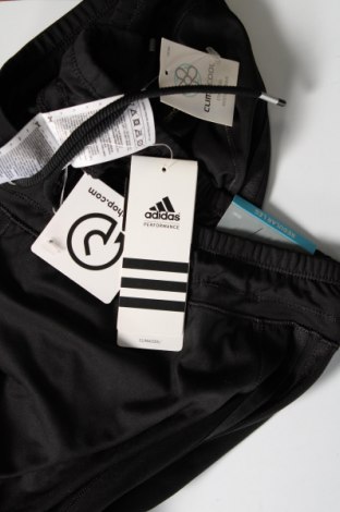 Pantaloni scurți de femei Adidas, Mărime M, Culoare Negru, Preț 137,99 Lei