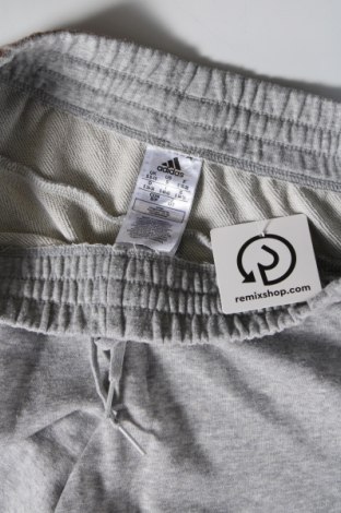 Pantaloni scurți de femei Adidas, Mărime S, Culoare Gri, Preț 47,99 Lei