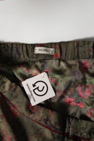 Pantaloni scurți de femei Pull&Bear, Mărime L, Culoare Verde, Preț 74,09 Lei