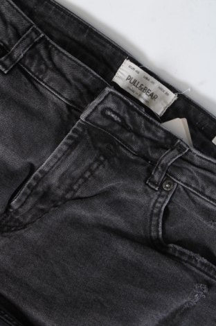 Γυναικείο κοντό παντελόνι Pull&Bear, Μέγεθος XL, Χρώμα Γκρί, Τιμή 5,99 €