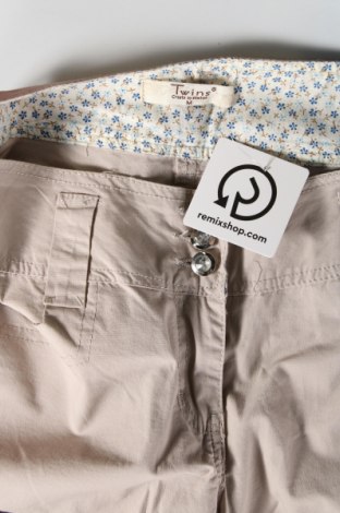 Pantaloni scurți de femei Twins, Mărime M, Culoare Bej, Preț 14,99 Lei