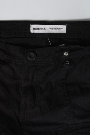 Γυναικείο παντελόνι Bershka, Μέγεθος S, Χρώμα Λευκό, Τιμή 14,49 €