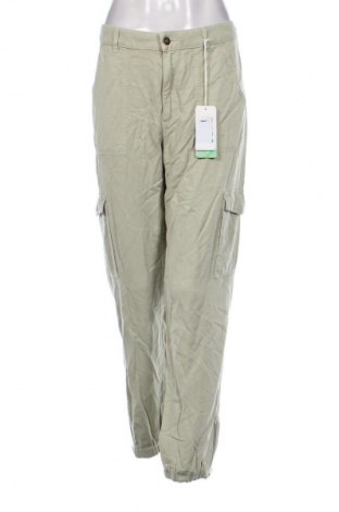 Pantaloni de femei Guess, Mărime L, Culoare Verde, Preț 158,99 Lei