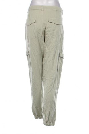 Pantaloni de femei Guess, Mărime L, Culoare Verde, Preț 283,49 Lei