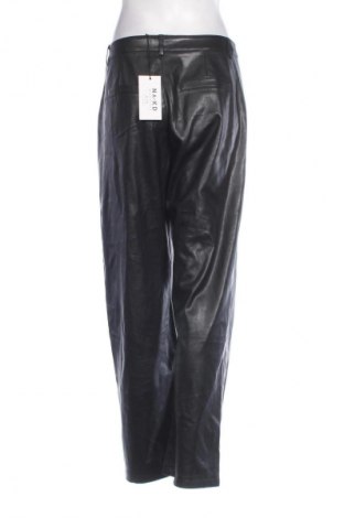 Pantaloni de femei NA-KD, Mărime M, Culoare Negru, Preț 45,99 Lei