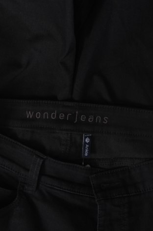 Дамски панталон Wonder Jeans, Размер M, Цвят Черен, Цена 9,99 лв.