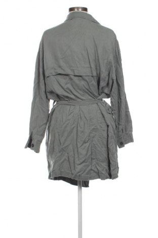 Damen Trench Coat Bershka, Größe M, Farbe Grün, Preis € 16,49