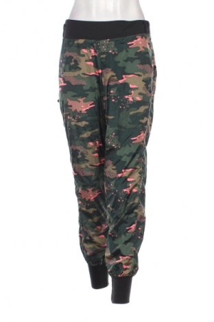 Pantaloni trening de femei Reebok, Mărime M, Culoare Multicolor, Preț 134,99 Lei