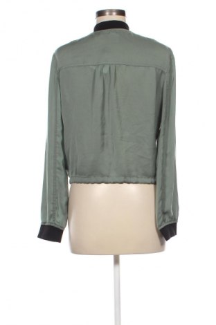 Geacă de femei Bershka, Mărime S, Culoare Verde, Preț 79,99 Lei