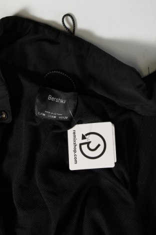 Γυναικείο μπουφάν Bershka, Μέγεθος M, Χρώμα Μαύρο, Τιμή 10,99 €