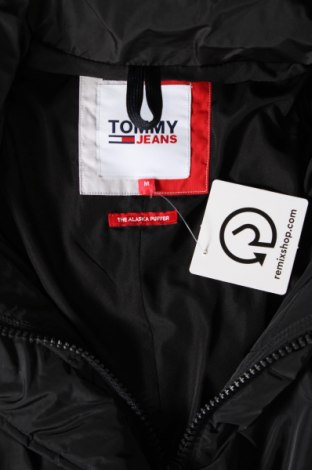 Γυναικείο μπουφάν Tommy Jeans, Μέγεθος M, Χρώμα Μαύρο, Τιμή 138,99 €