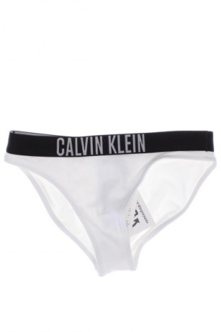 Детски бански Calvin Klein Swimwear, Размер 12-13y/ 158-164 см, Цвят Бял, Цена 62,79 лв.