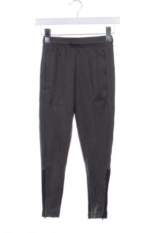 Pantaloni de trening, pentru copii Adidas, Mărime 7-8y/ 128-134 cm, Culoare Gri, Preț 105,49 Lei