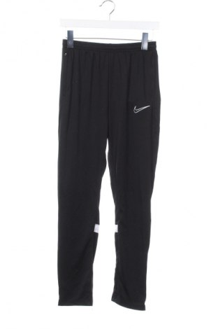 Detské tepláky Nike, Veľkosť 14-15y/ 168-170 cm, Farba Čierna, Cena  15,95 €