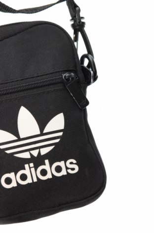 Etui na telefon Adidas, Kolor Czarny, Cena 88,99 zł