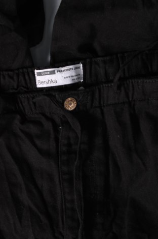 Męskie jeansy Bershka, Rozmiar M, Kolor Czarny, Cena 92,99 zł