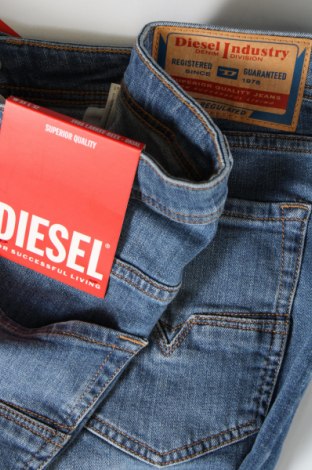 Męskie jeansy Diesel, Rozmiar L, Kolor Niebieski, Cena 467,99 zł