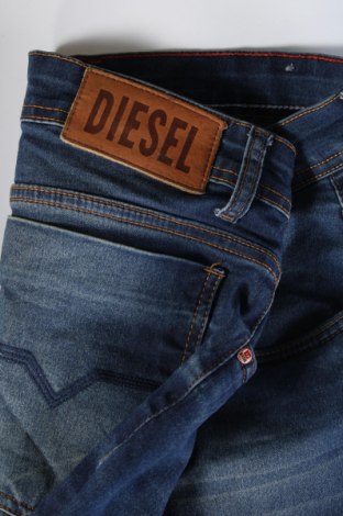 Blugi de bărbați Diesel, Mărime L, Culoare Albastru, Preț 233,99 Lei