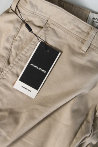 Pantaloni scurți de bărbați Jack & Jones, Mărime L, Culoare Bej, Preț 81,99 Lei