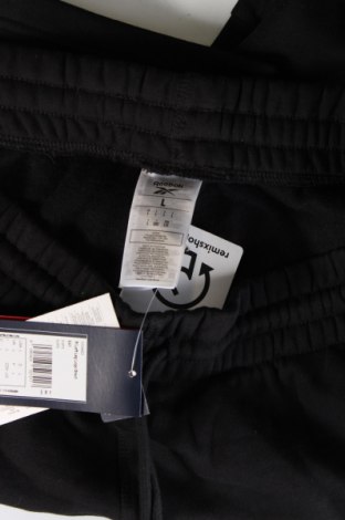 Pantaloni scurți de bărbați Reebok, Mărime L, Culoare Negru, Preț 167,99 Lei