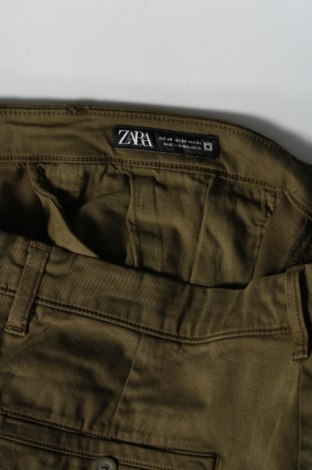 Pantaloni scurți de bărbați Zara, Mărime L, Culoare Verde, Preț 88,91 Lei