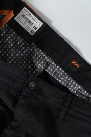 Pantaloni de bărbați BOSS, Mărime L, Culoare Negru, Preț 585,49 Lei