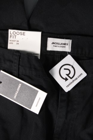 Pantaloni de bărbați Jack & Jones, Mărime XL, Culoare Negru, Preț 101,99 Lei