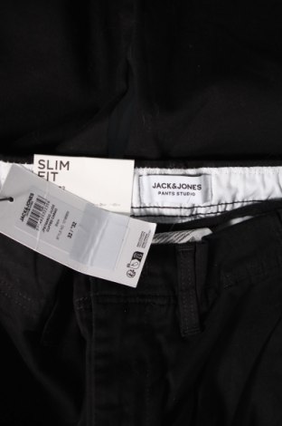 Pantaloni de bărbați Jack & Jones, Mărime M, Culoare Negru, Preț 218,99 Lei