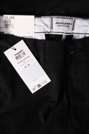 Pantaloni de bărbați Jack & Jones, Mărime M, Culoare Negru, Preț 81,99 Lei